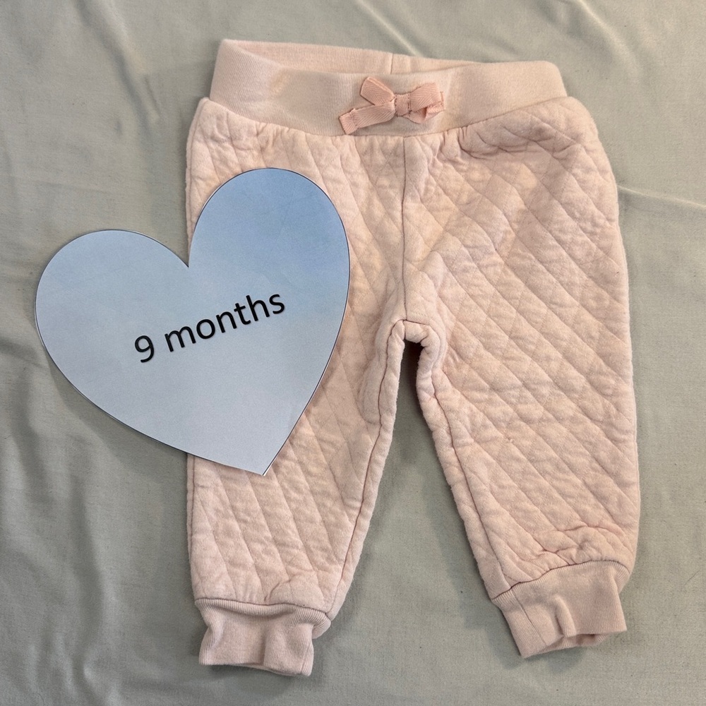 OshKosh B'gosh - pull on sweatpants/joggers. Size 9 months